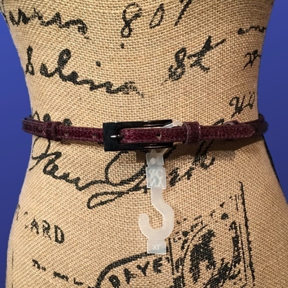 NEW YORK & COMPANY Adjustable Slide Skinny Belt, Faux Burgundy Reptile, XL, NWOT - Picture 1 of 4